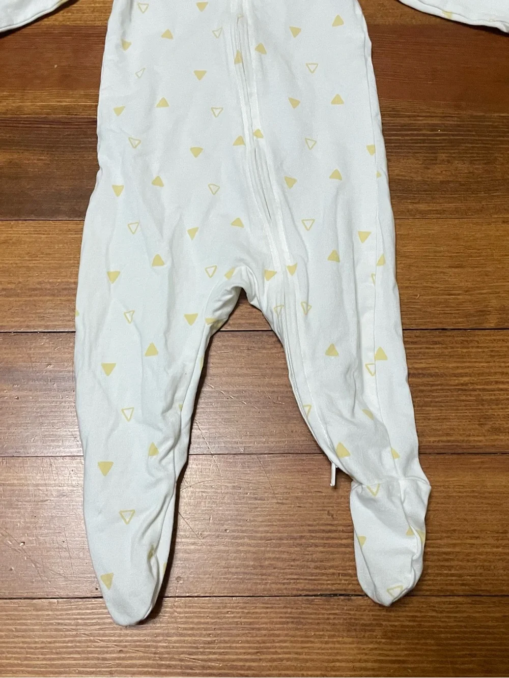 Monica + Andy Organic Cotton Footed One-Piece White Pajamas w Yellow Triangles
